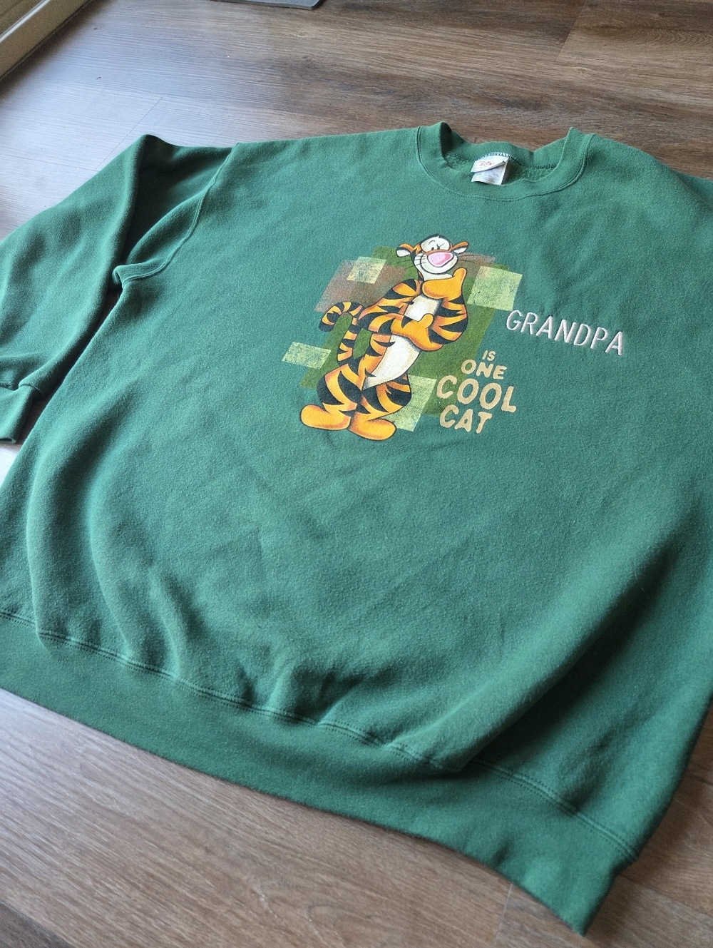 Vintage 90s Winnie the Pooh Tigger Disney Store Cool Cat Grandpa Sweatshirt - Picture 2 of 8
